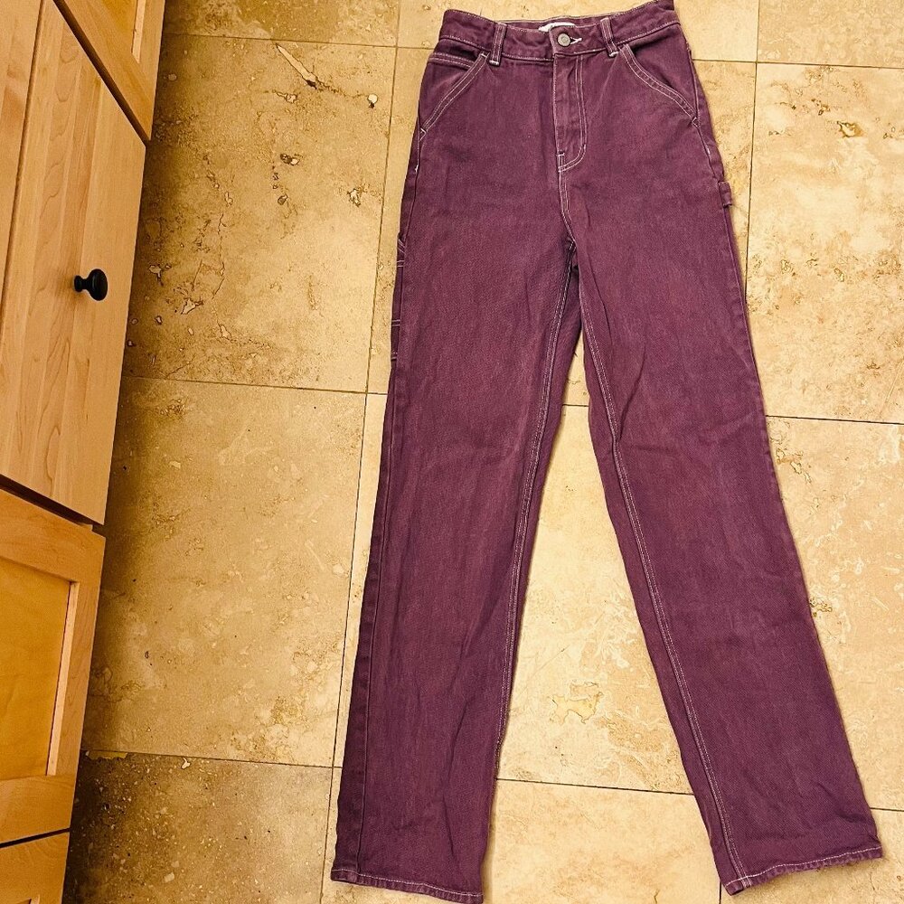 Women violet cargo pants.